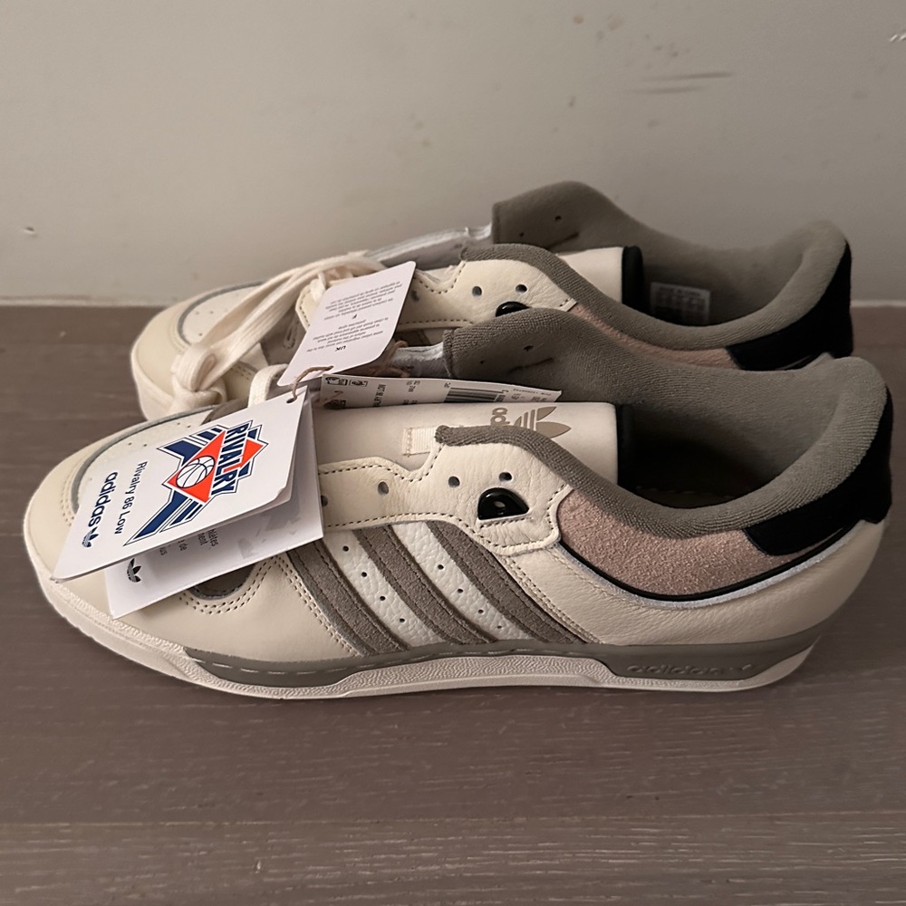 Adidas RIVALRY 86 LOW SHOES Size US 11 . New without Box.